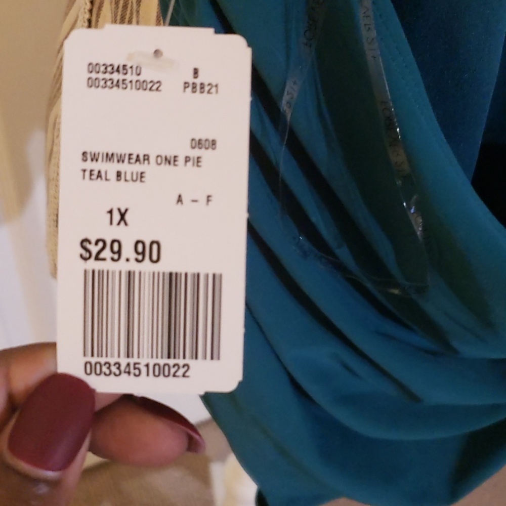 Halter swimsuit - Picture 3 of 3